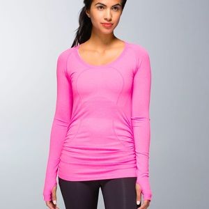 Lululemon ruched side Swiftly top